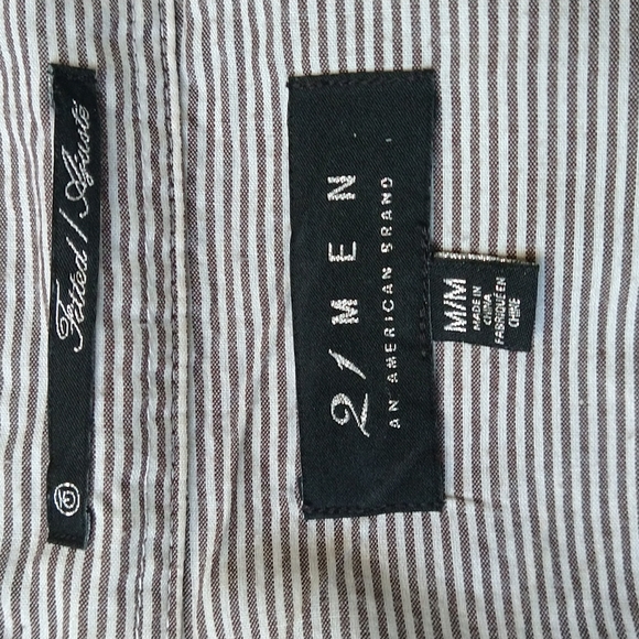 Men's 21 men medium brown button down. - Picture 4 of 4